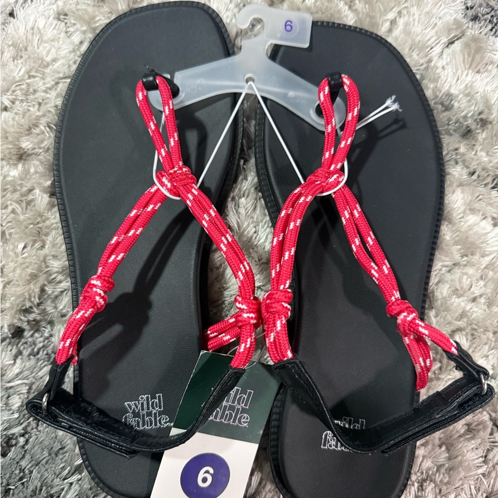 Wild Fable Black Sandals with Red Straps